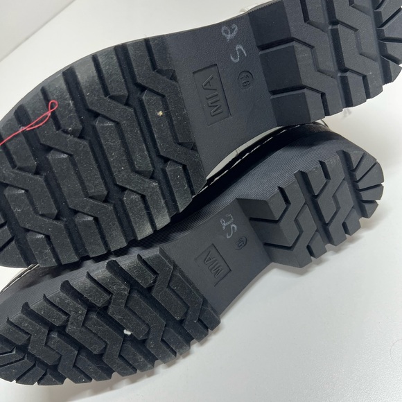 Mia Cayson Platform Chelsea Boot White NEW Size 9.5 Women’s - Picture 7 of 9